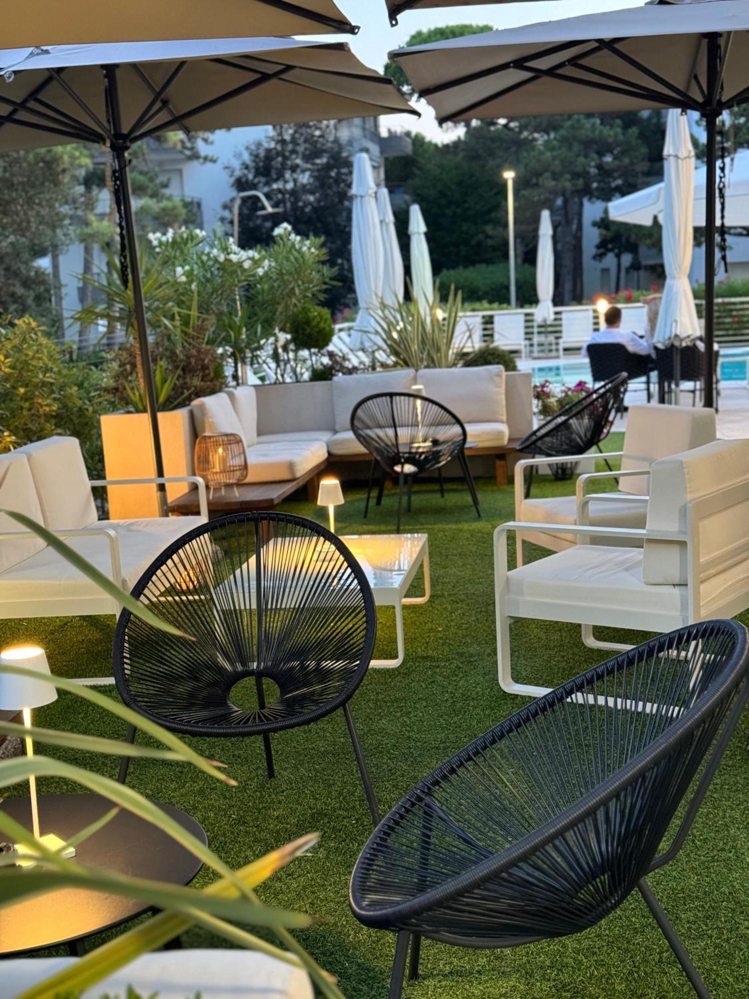 Hotel San Francisco Lignano Sabbiadoro Exteriör bild